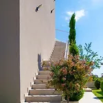 Sithonia Luxury 3 Beds Studio, Semi-ground Floor *