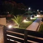 Apartment Sithonia Luxury 3 Beds Studio, Semi-ground Floor
