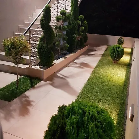 Daire Sithonia Luxury 3 Beds Studio, Semi-ground Floor