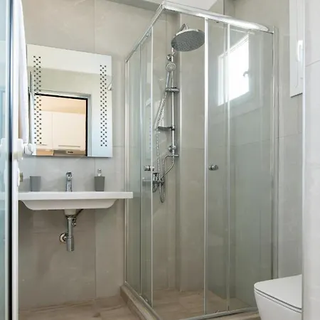 Sithonia Luxury 3 Beds Studio, Semi-ground Floor Daire