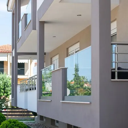 Sithonia Luxury 3 Beds Studio, Semi-ground Floor